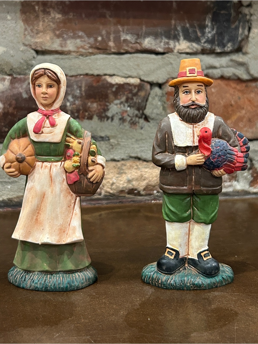 Pilgrim Couple Figurines Thanksgiving Fall Harvest Decor Set of 2